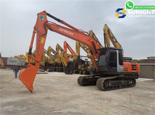 Hitachi ZX 200 Gebruikte graafmachine werkt perfect en verkoopt goedkoop met weinig werktijden